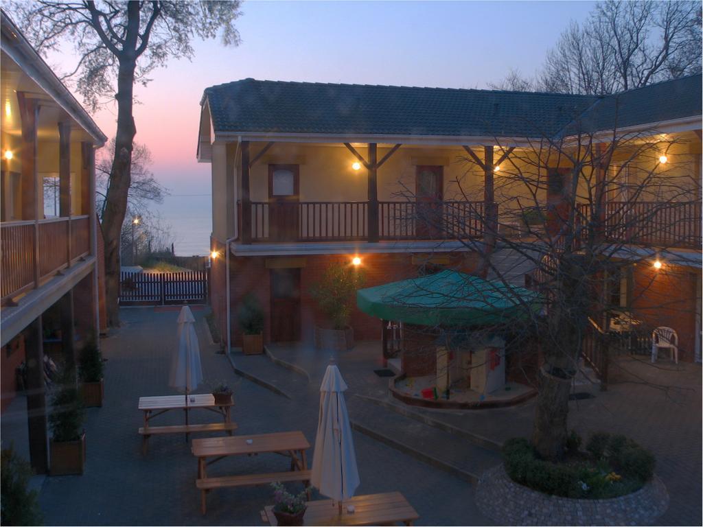 Patio Apartamenty i Pokoje Niechorze Zewnętrze zdjęcie